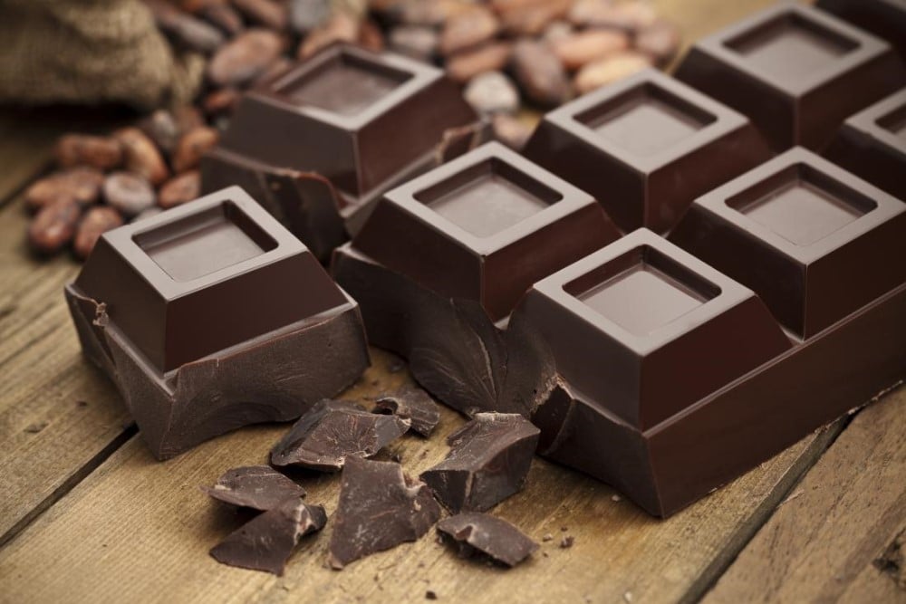 chocolate đen cung cấp nhiều chất sắt cho trẻ